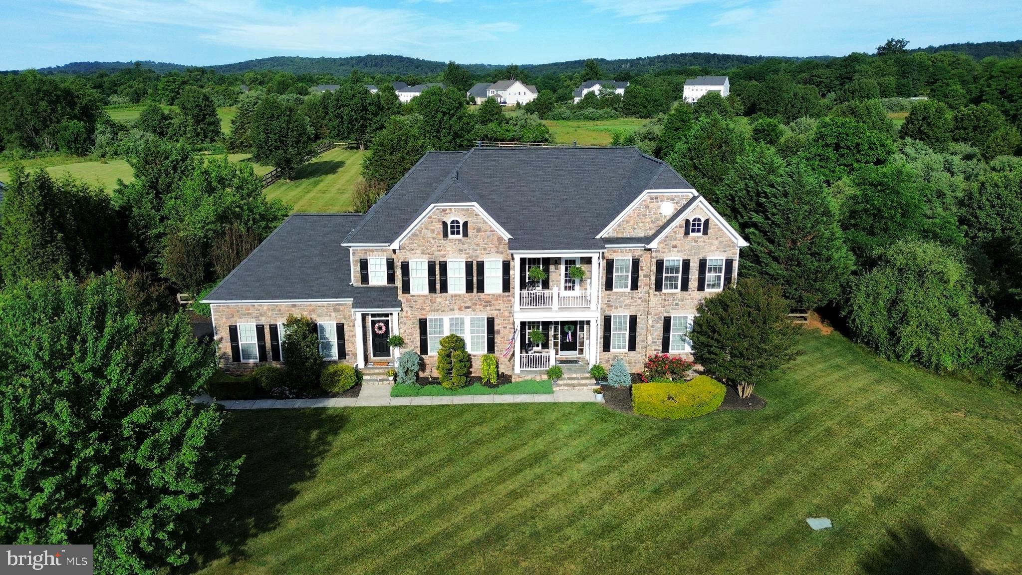 RASPBERRY FALLS - Residential