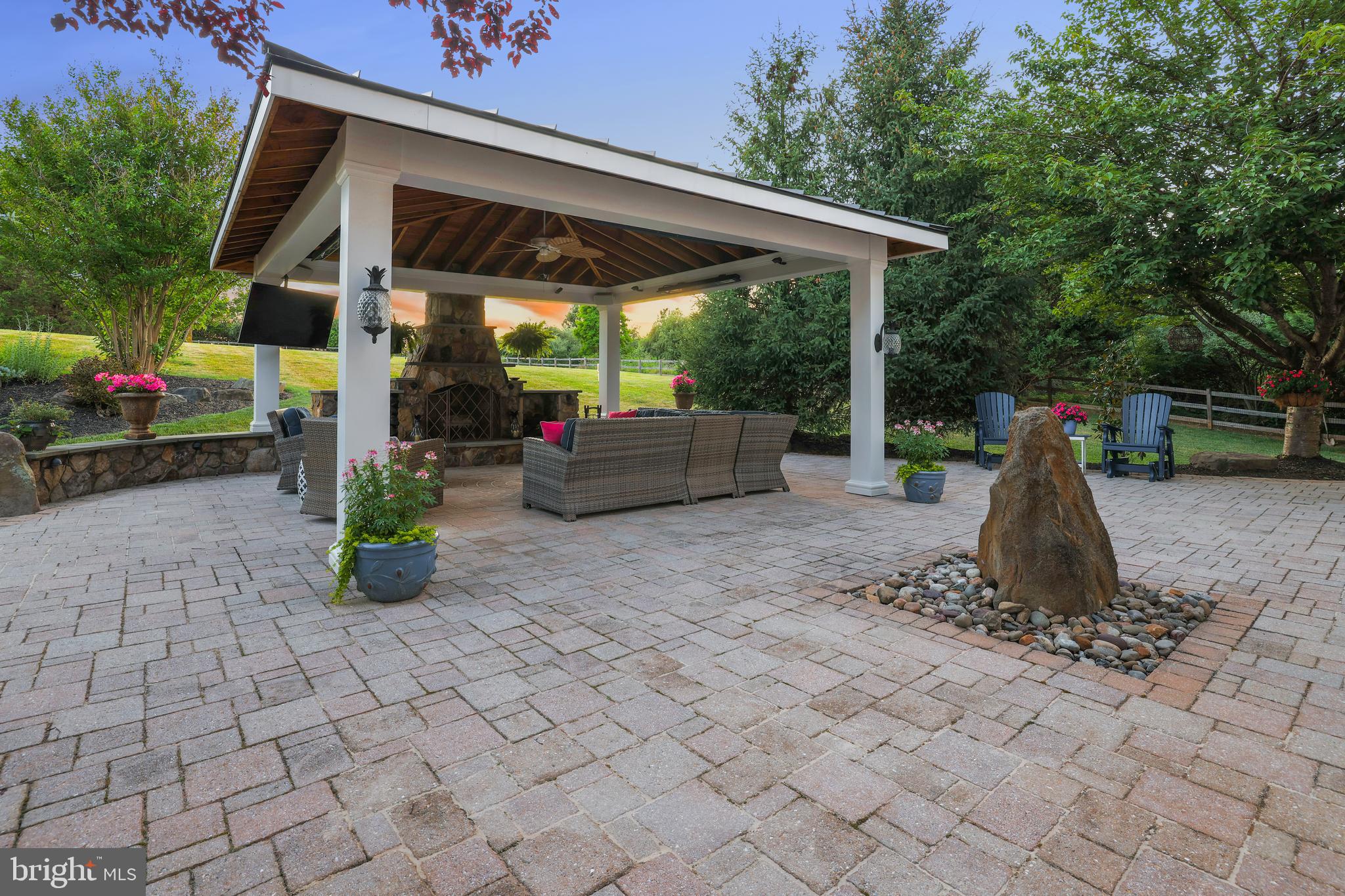 RASPBERRY FALLS - Residential