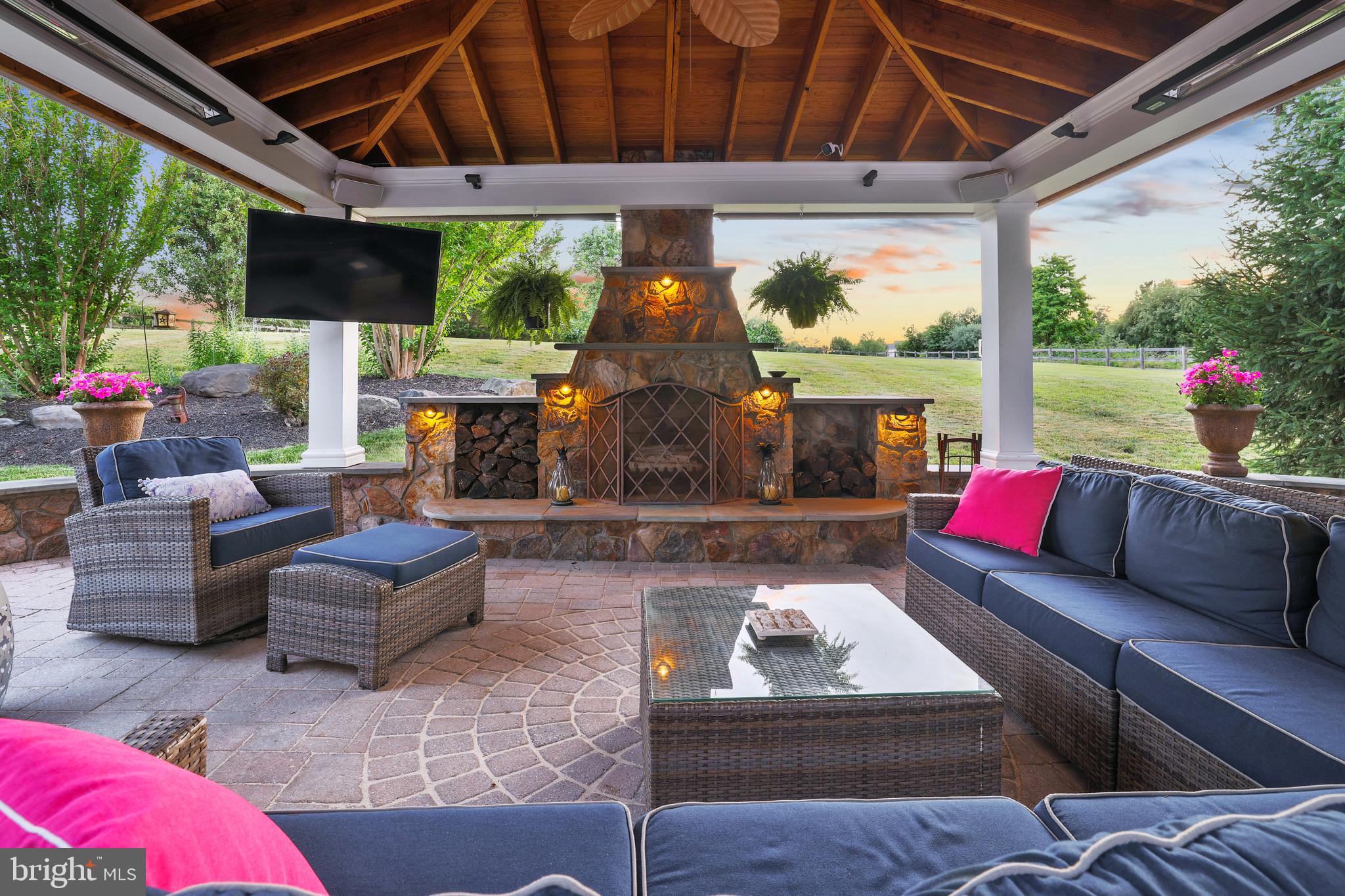 RASPBERRY FALLS - Residential