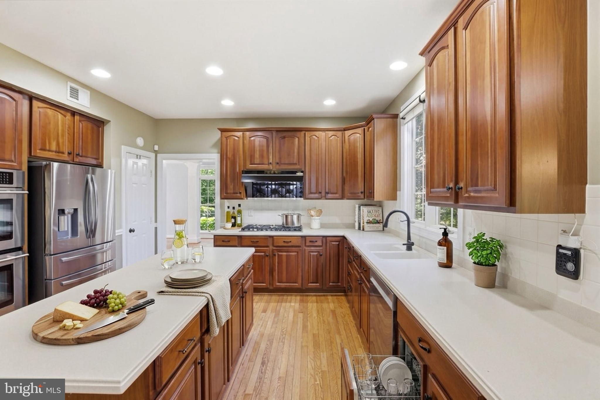 KINGSVIEW VILLAGE - Residential