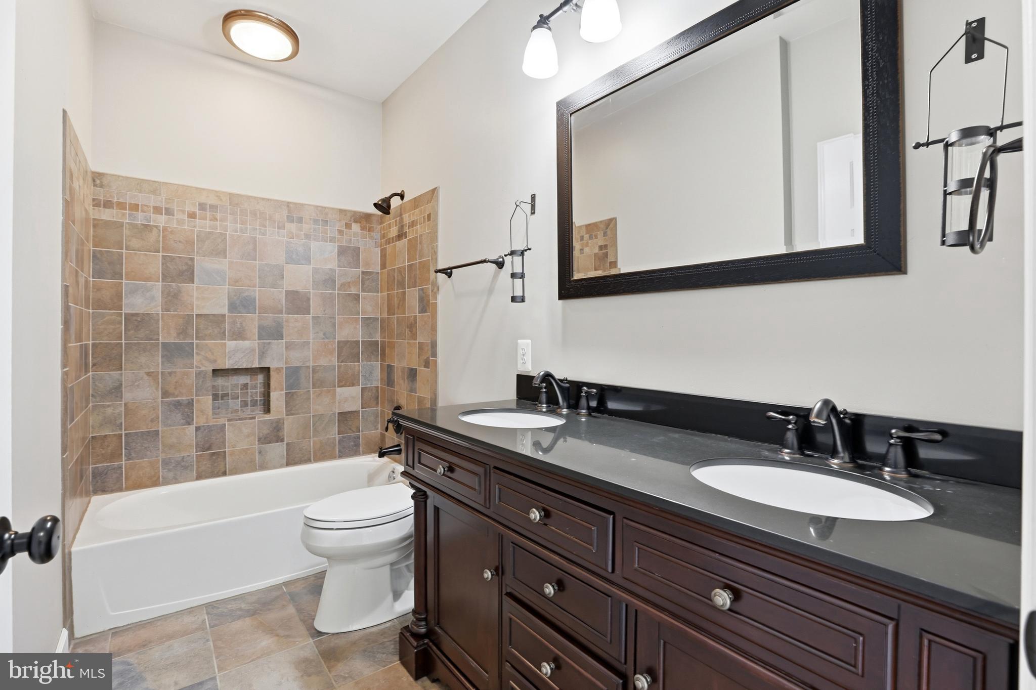 KINGSVIEW VILLAGE - Residential