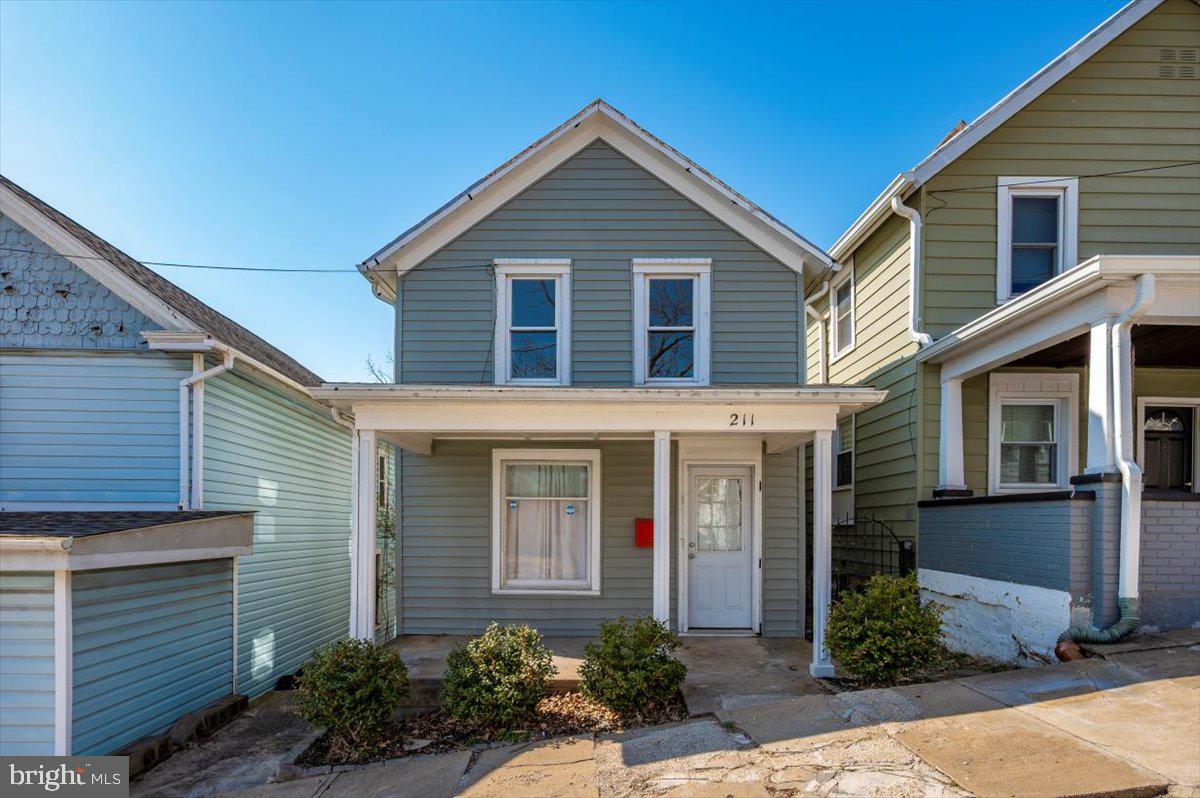 Charming and cozy home in Brunswick! Updated floors, and a fully remodeled bathroom. New siding and porch roof. With room for your personal touch and modern upgrades, it offers potential as both a comfortable residence and a profitable rental property. This home combines convenience with community charm. Motivated seller, schedule your tour today!