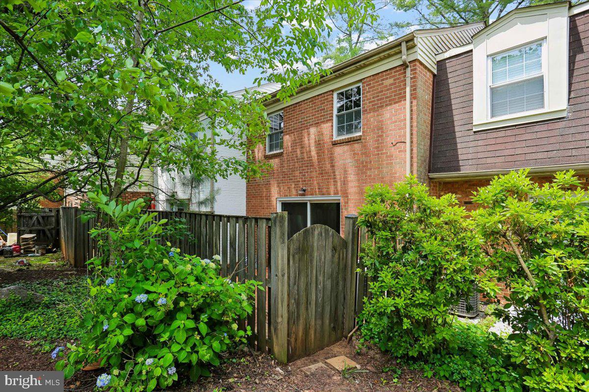 PLYMOUTH WOODS - Residential