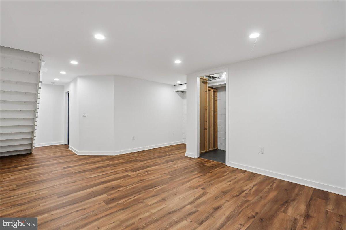 PLYMOUTH WOODS - Residential