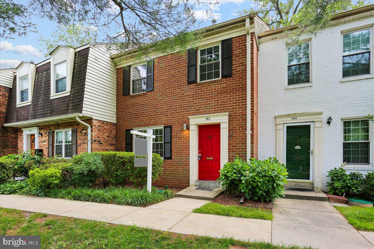 PLYMOUTH WOODS - Residential