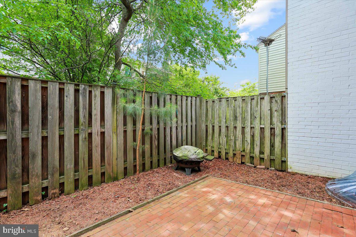 PLYMOUTH WOODS - Residential