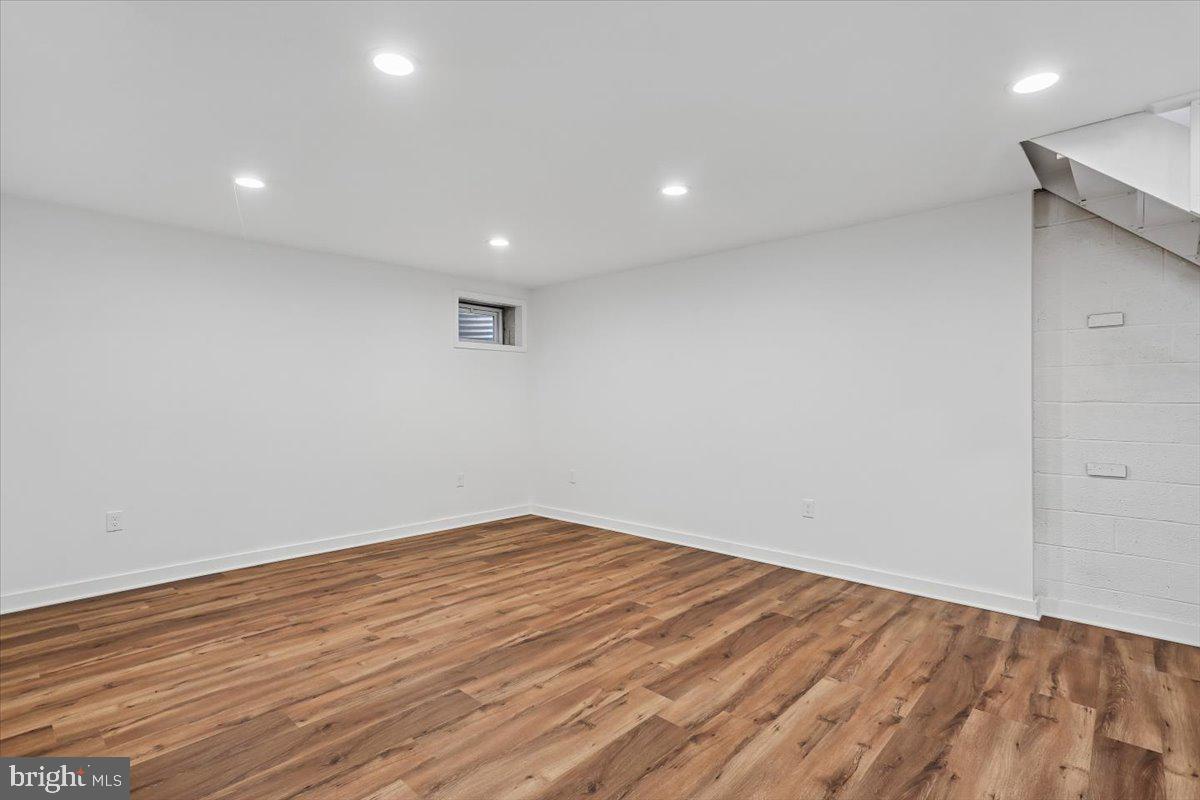 PLYMOUTH WOODS - Residential
