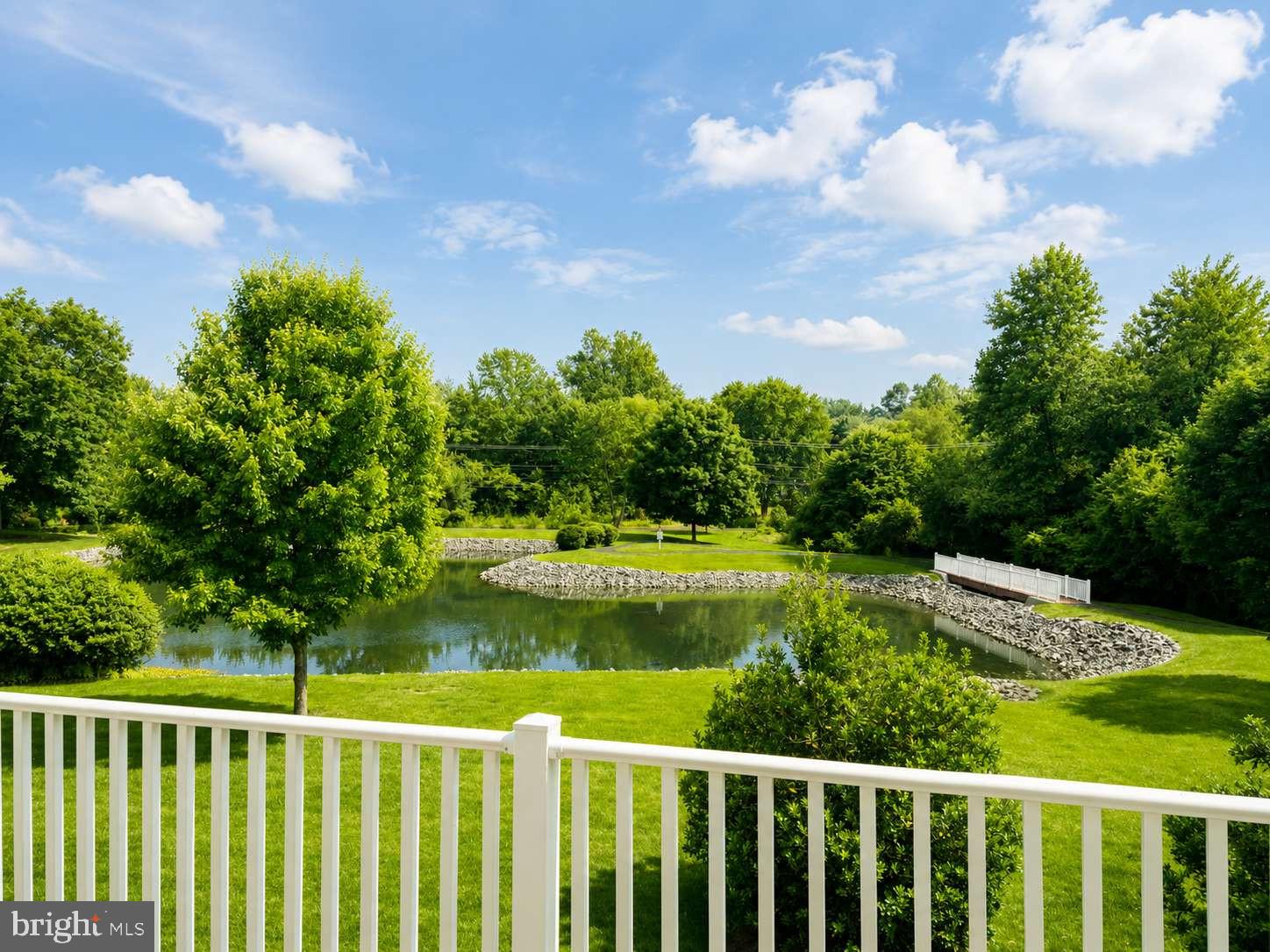 LAUREL BROOKE - Residential