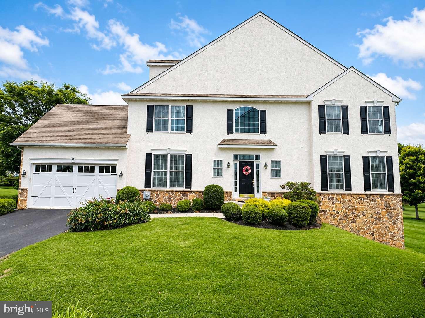 LAUREL BROOKE - Residential