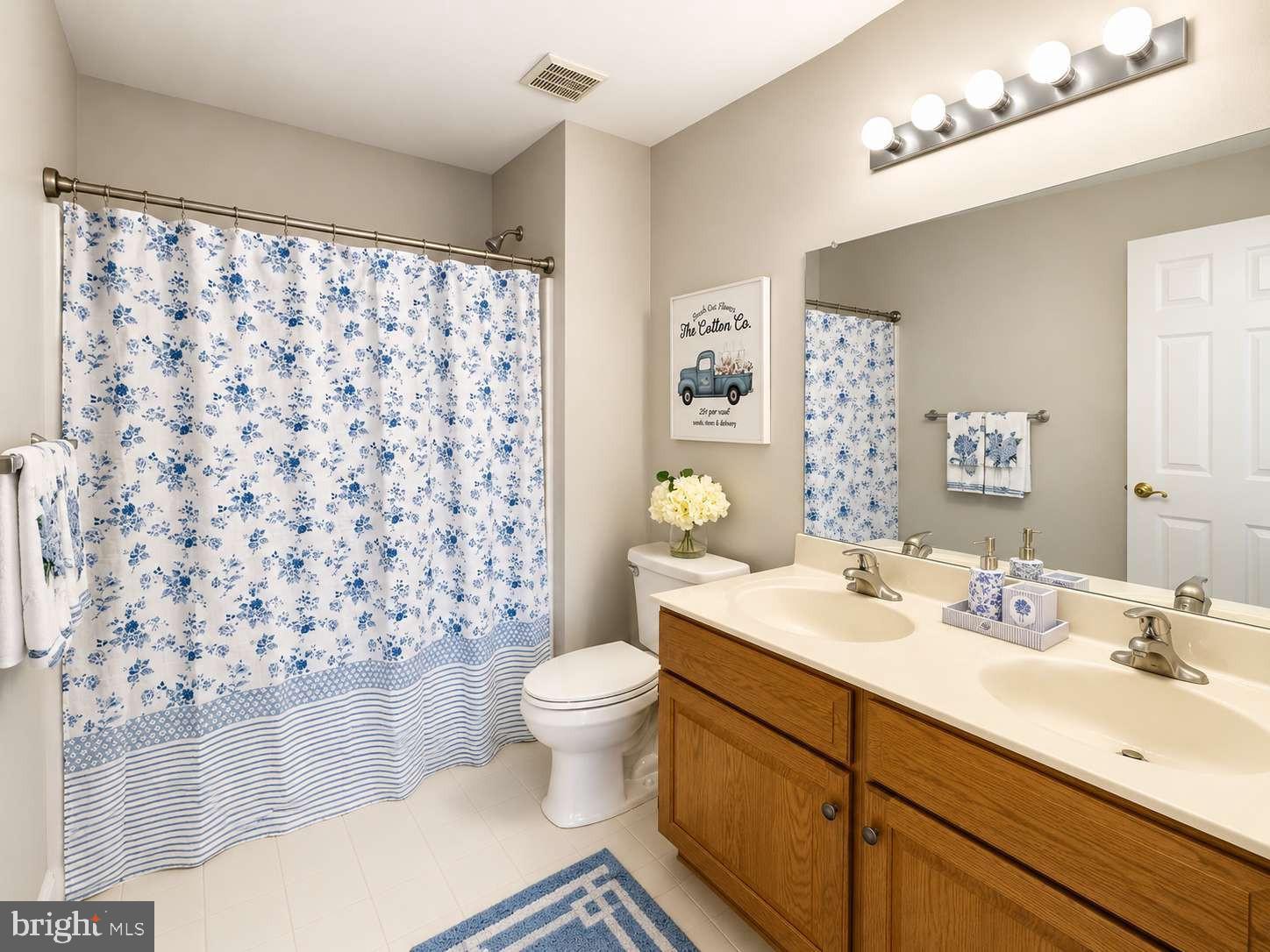 LAUREL BROOKE - Residential