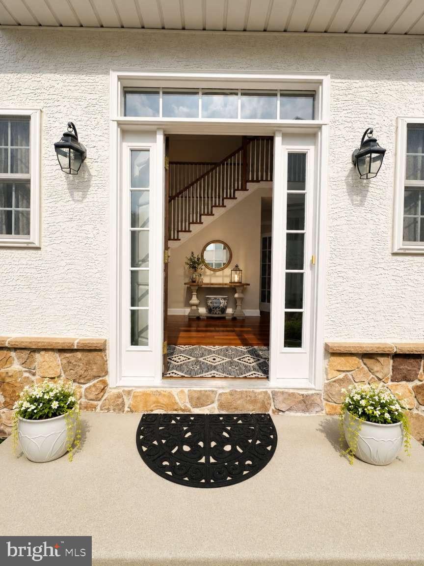 LAUREL BROOKE - Residential