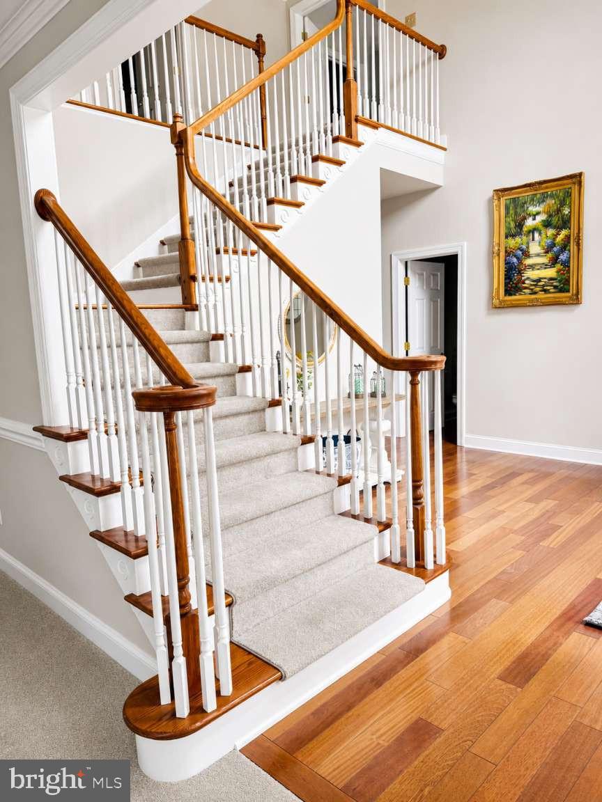 LAUREL BROOKE - Residential
