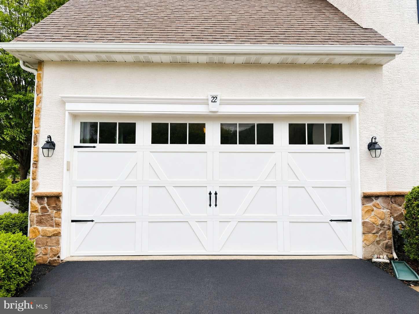 LAUREL BROOKE - Residential