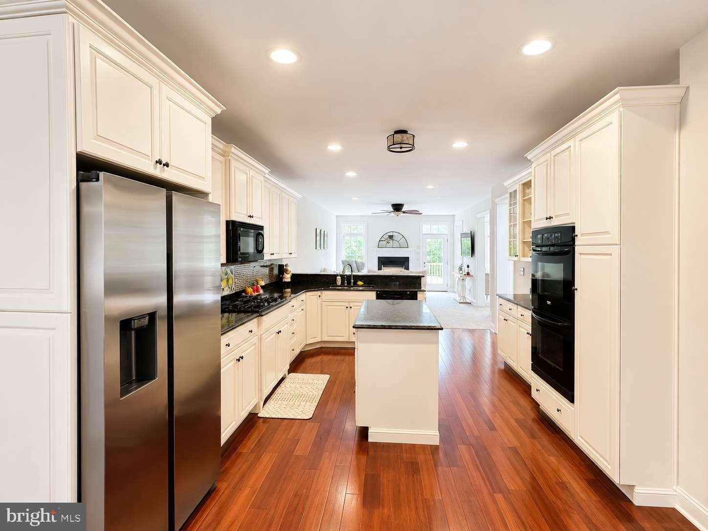 LAUREL BROOKE - Residential