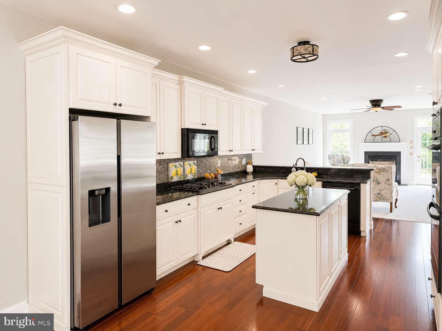 LAUREL BROOKE - Residential