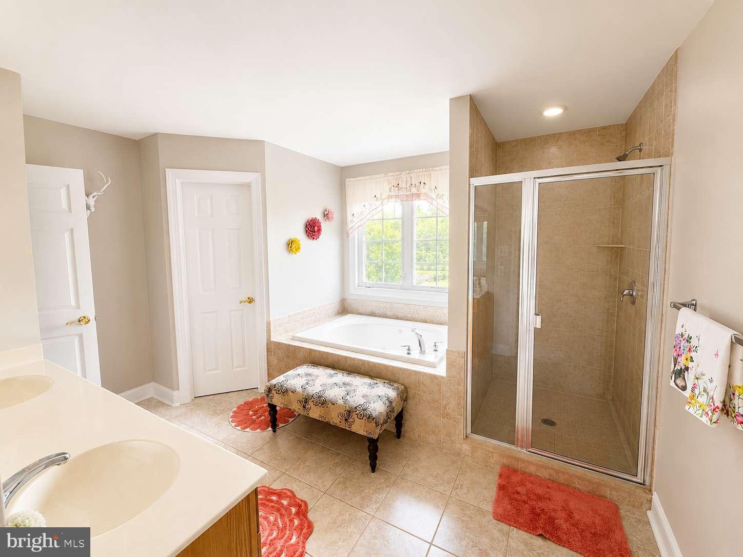 LAUREL BROOKE - Residential