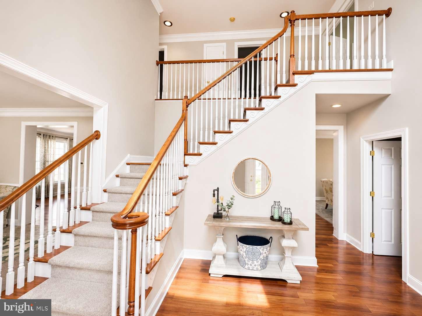 LAUREL BROOKE - Residential