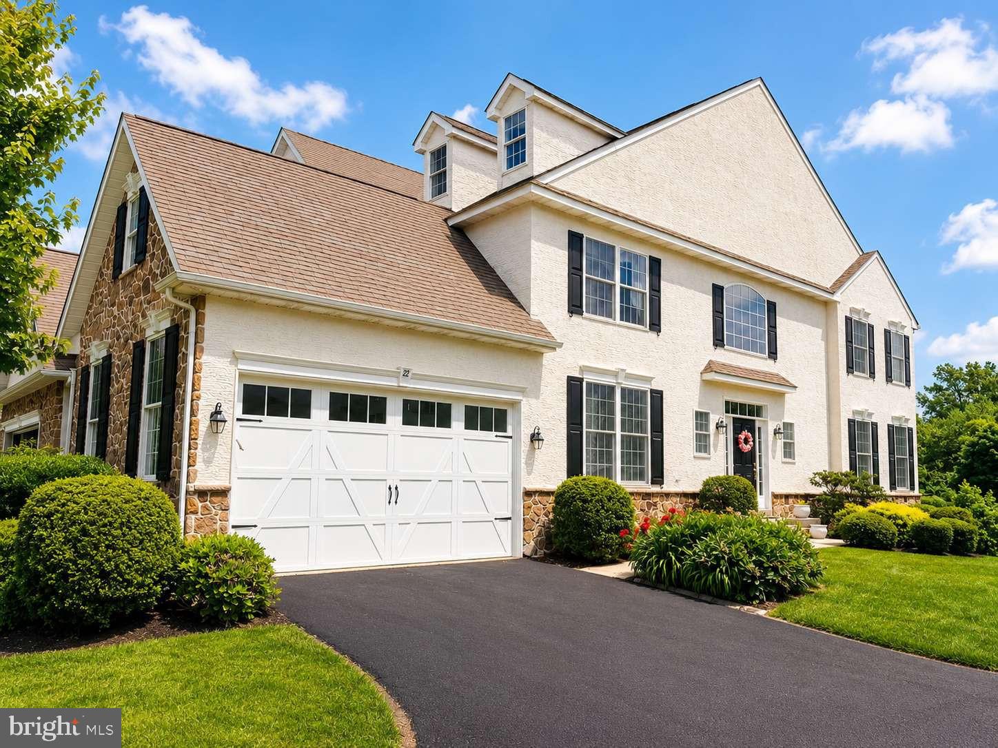 LAUREL BROOKE - Residential