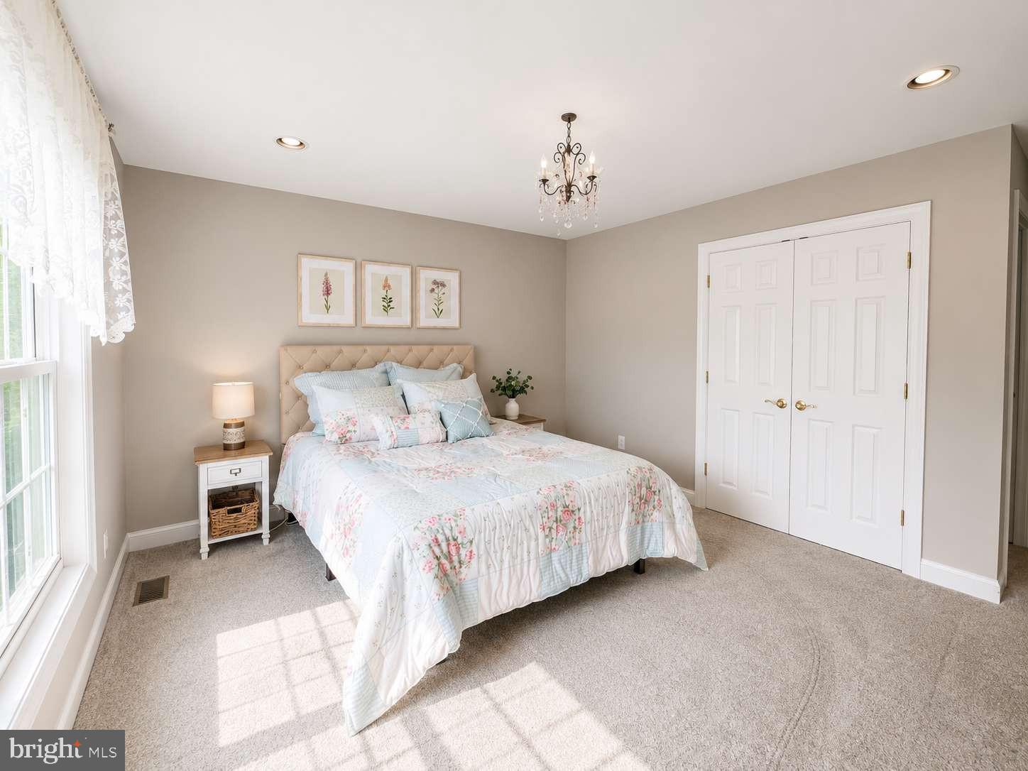 LAUREL BROOKE - Residential