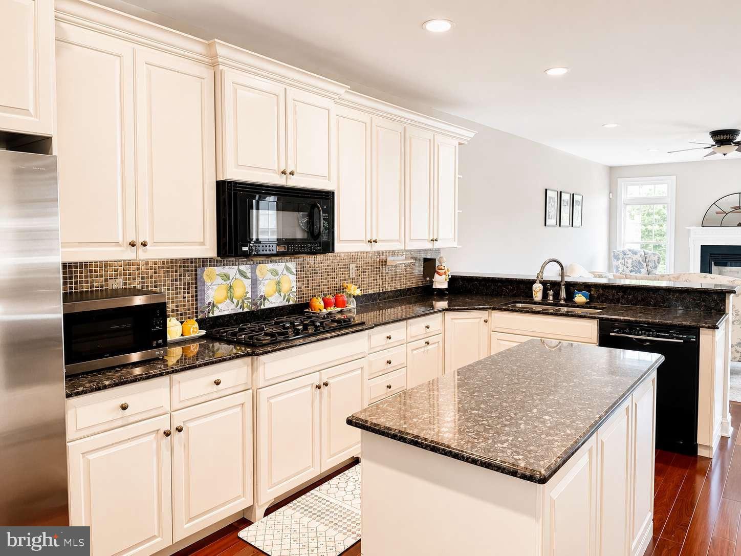 LAUREL BROOKE - Residential