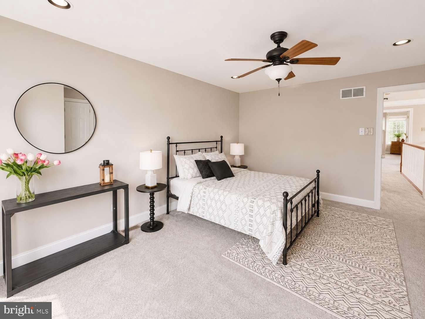 LAUREL BROOKE - Residential