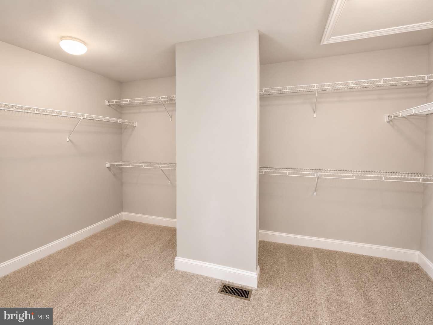 LAUREL BROOKE - Residential
