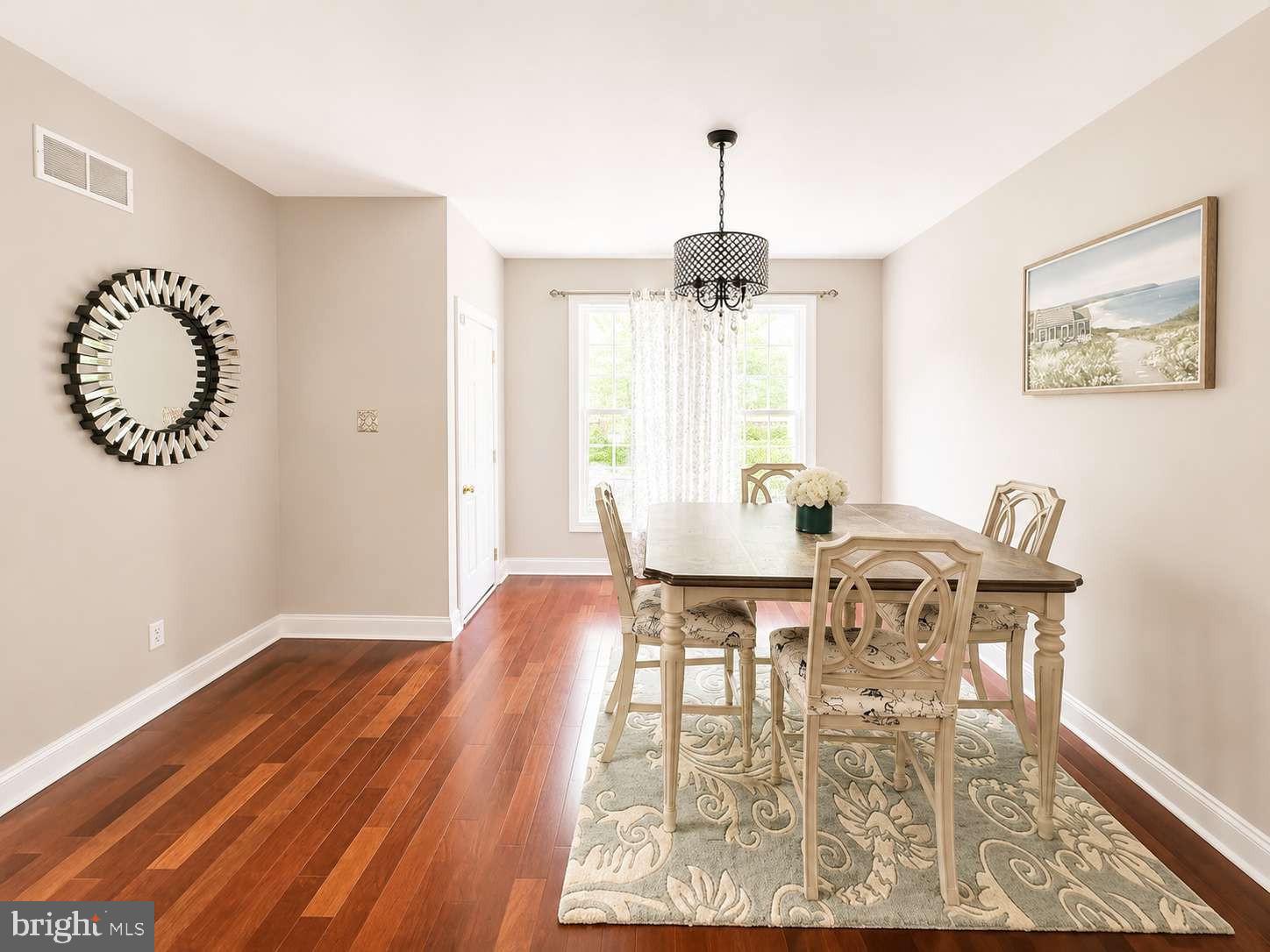 LAUREL BROOKE - Residential
