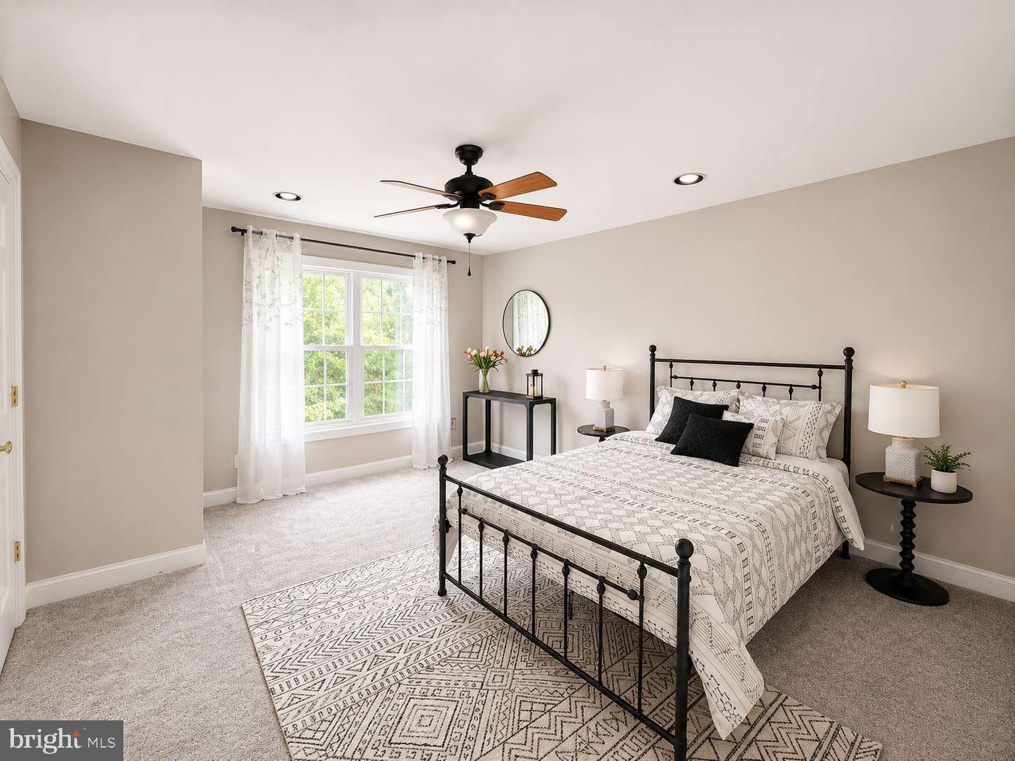 LAUREL BROOKE - Residential