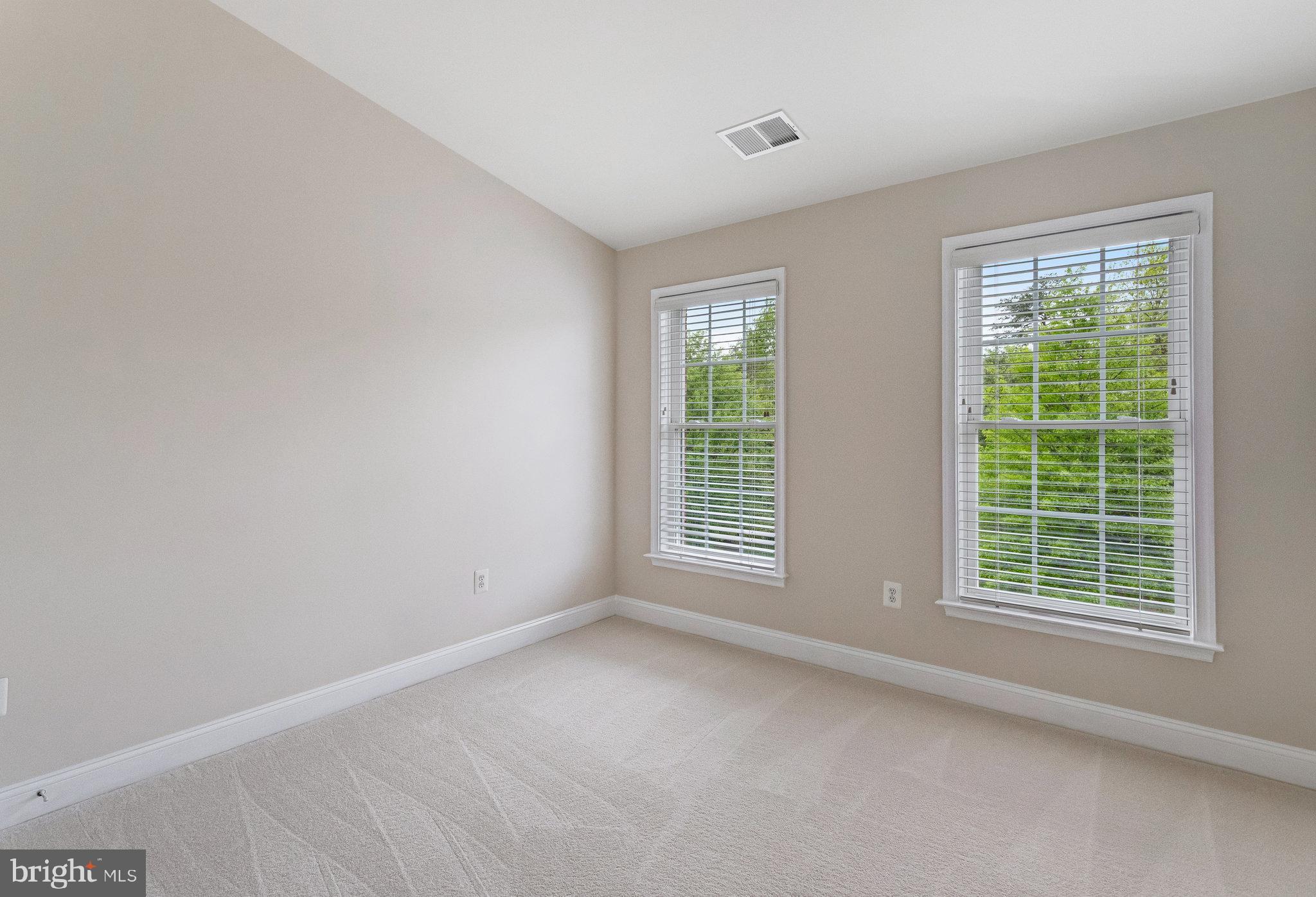 SOUTH RIDING - Residential