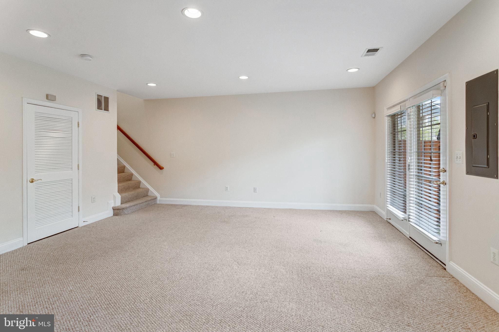 SOUTH RIDING - Residential