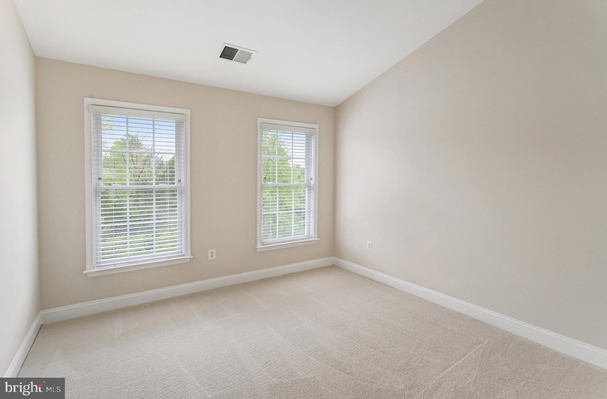 SOUTH RIDING - Residential