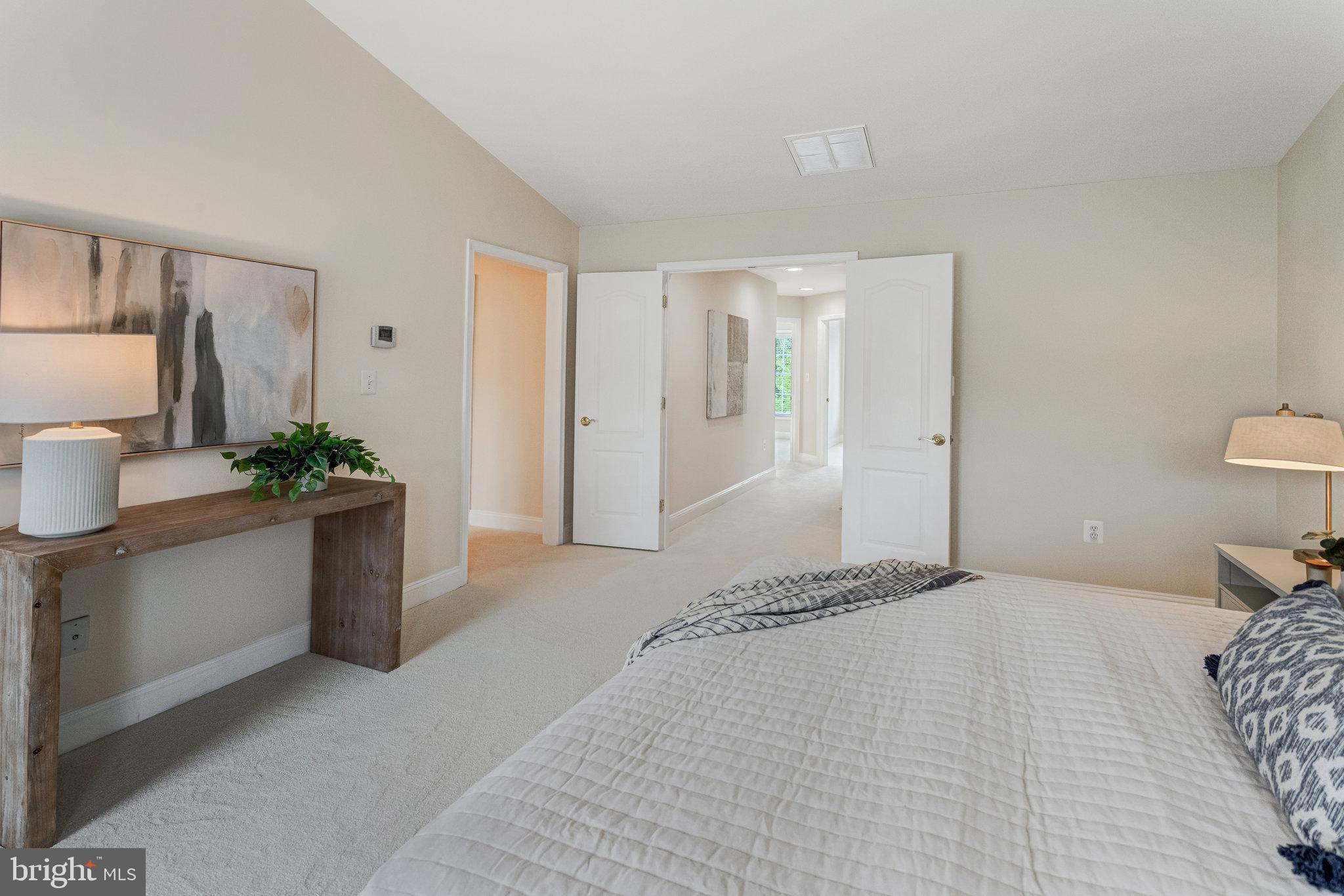 SOUTH RIDING - Residential