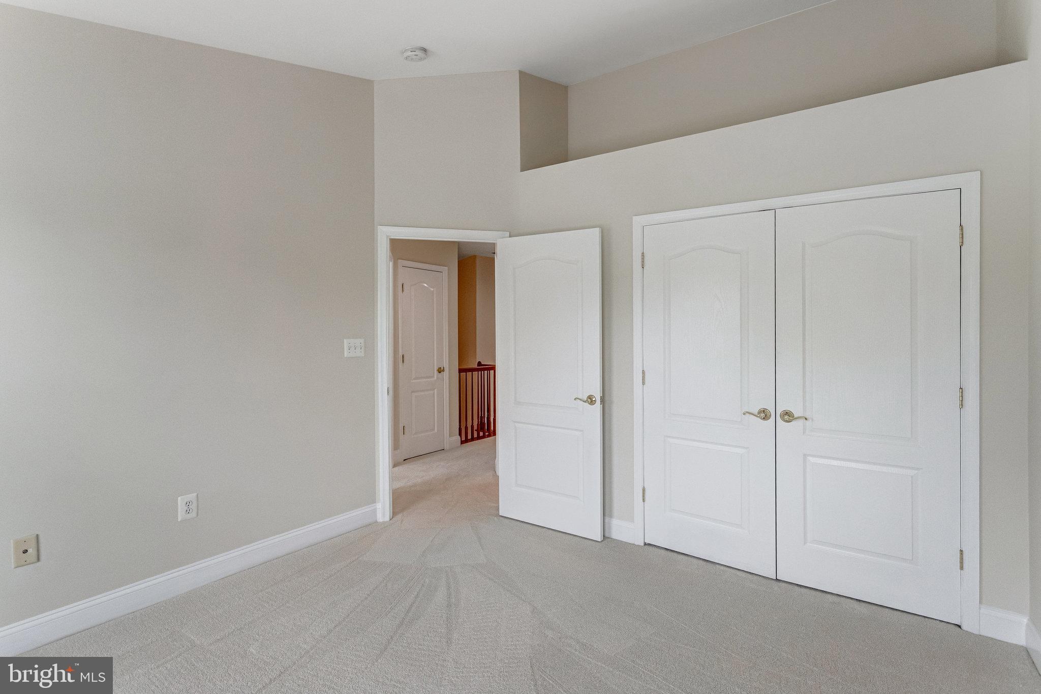 SOUTH RIDING - Residential