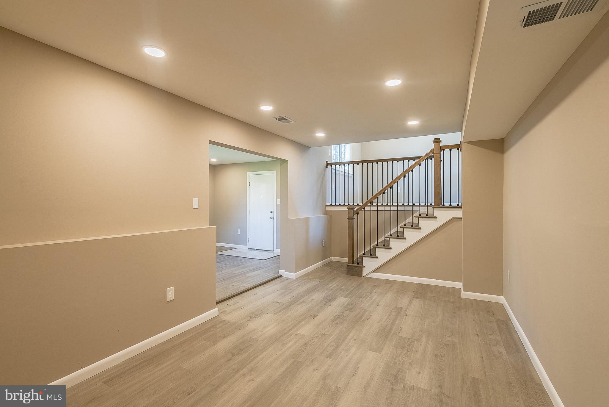 FRANKLIN SQUARE - Residential