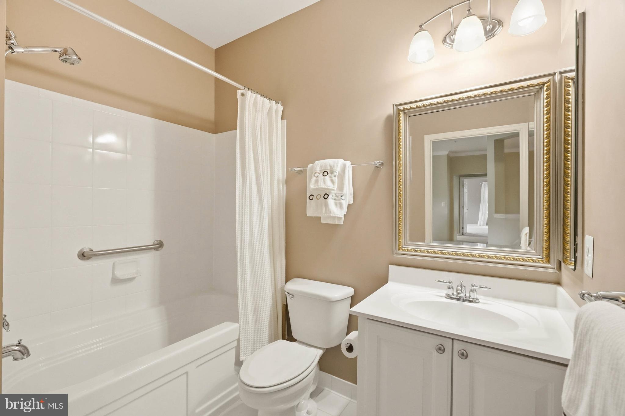 HEARTHSTONE AT VILLAGE CREST CONDOMINIUMS - Residential