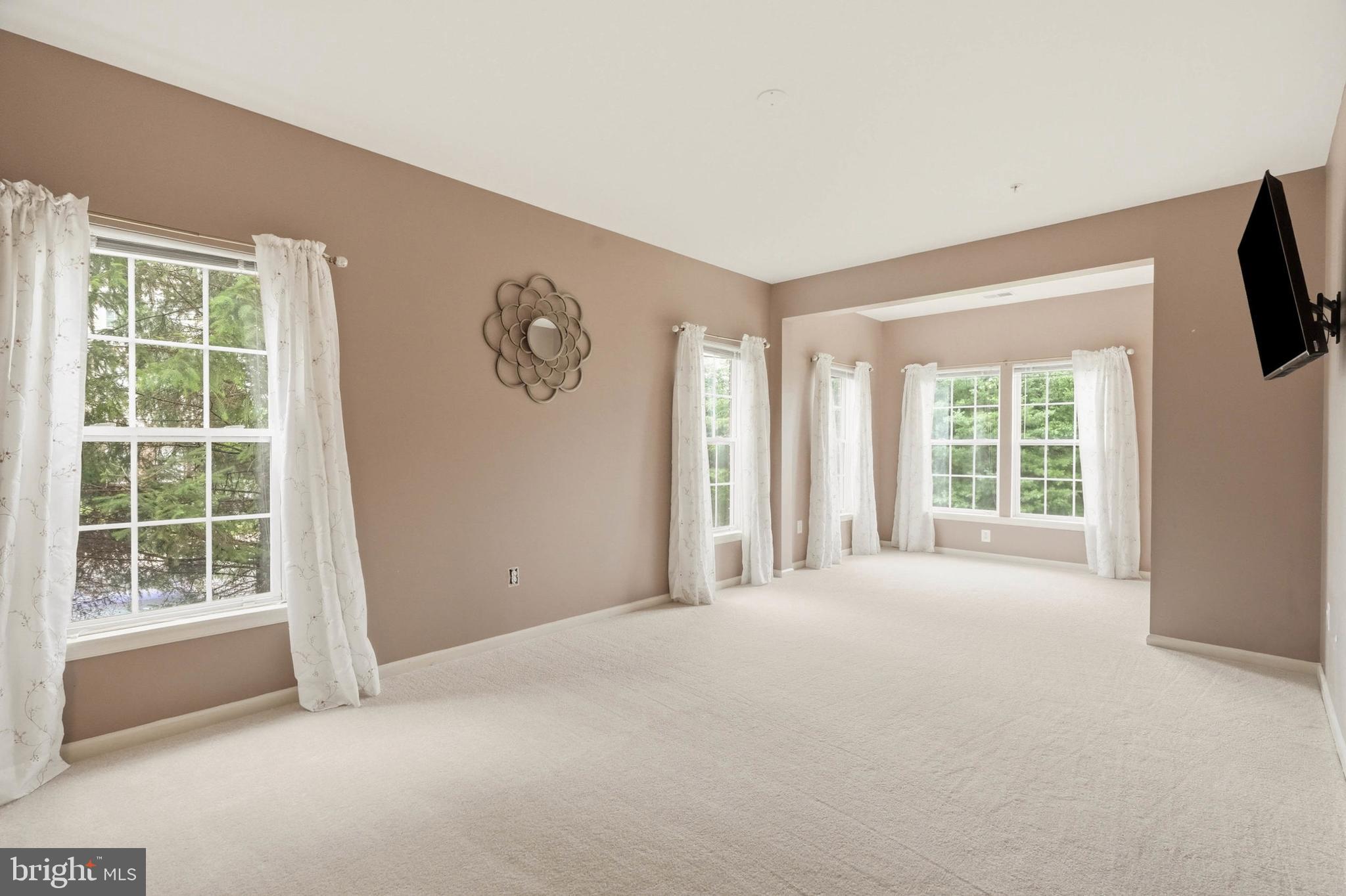 HEARTHSTONE AT VILLAGE CREST CONDOMINIUMS - Residential