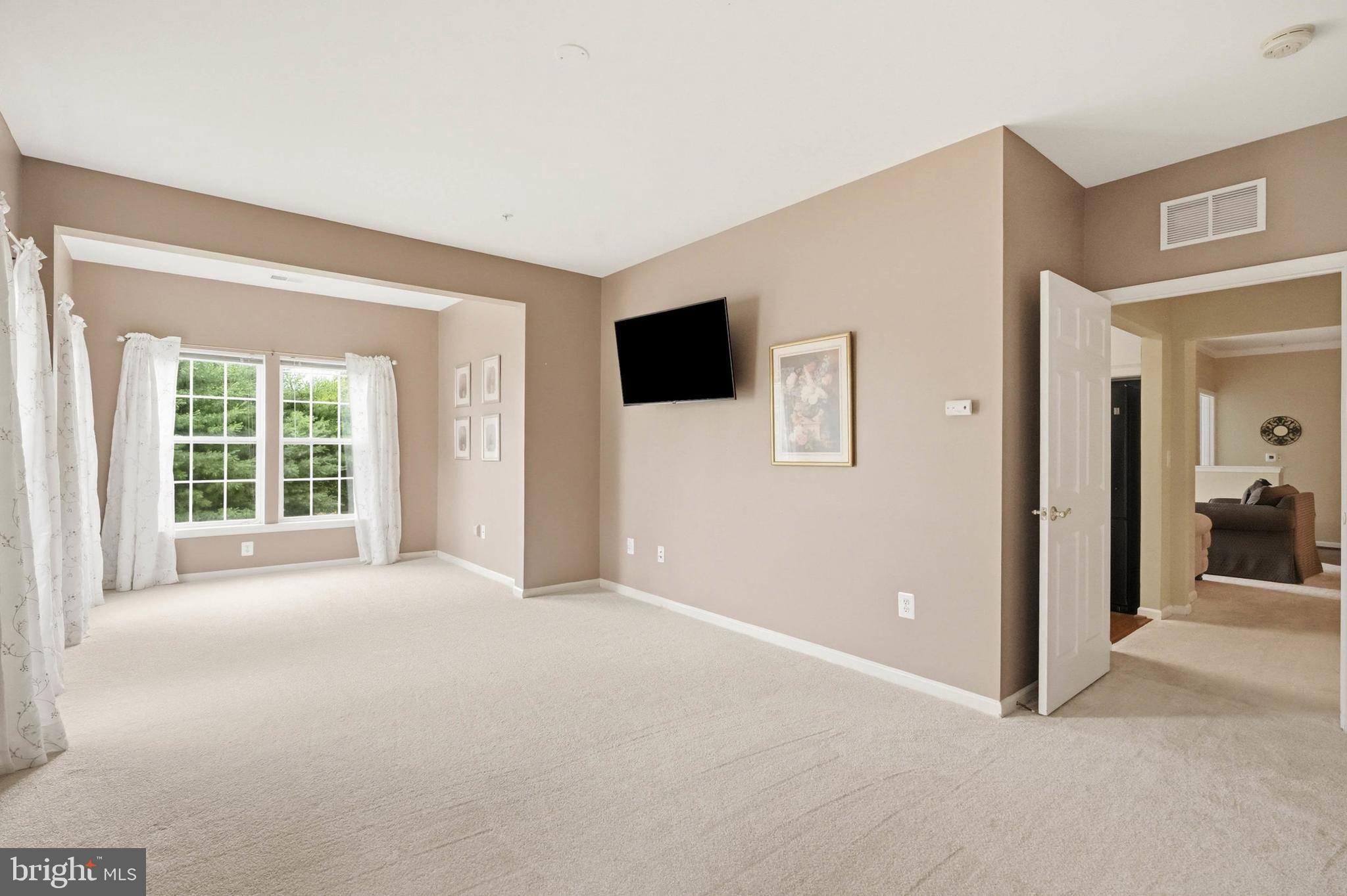 HEARTHSTONE AT VILLAGE CREST CONDOMINIUMS - Residential