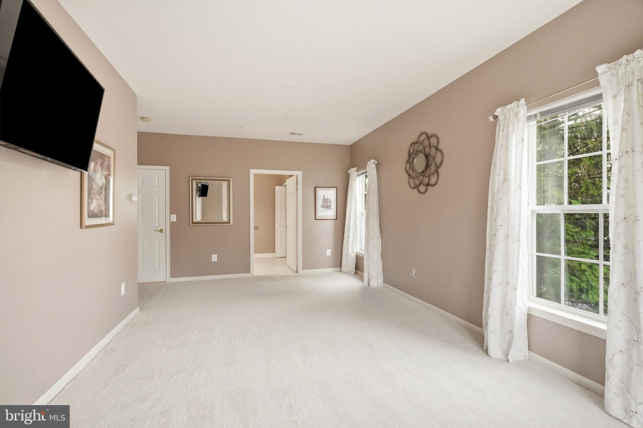 HEARTHSTONE AT VILLAGE CREST CONDOMINIUMS - Residential