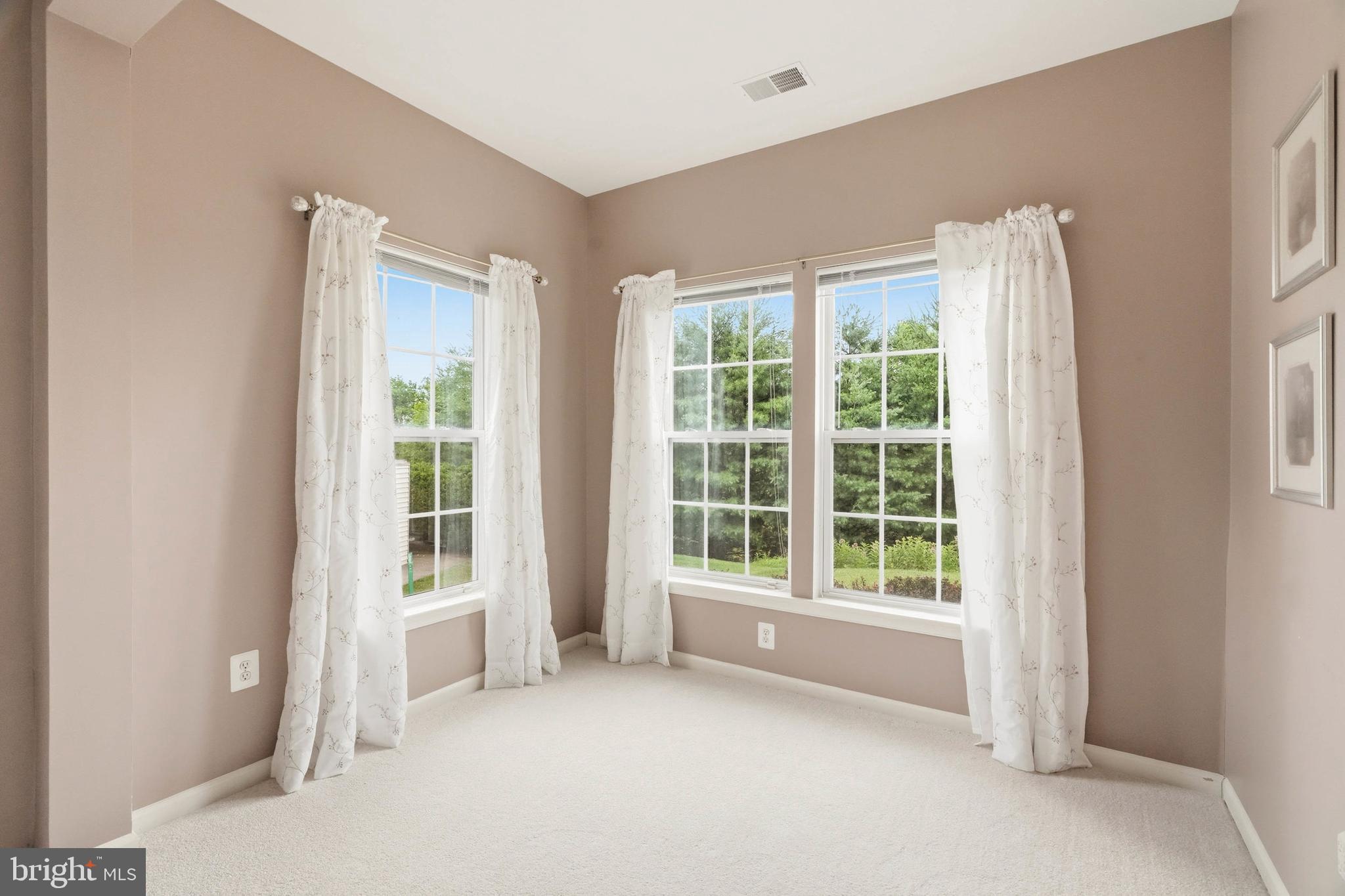 HEARTHSTONE AT VILLAGE CREST CONDOMINIUMS - Residential