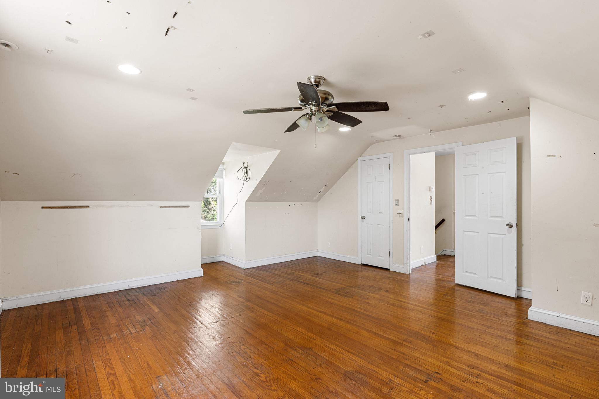 WOODMERE - Residential