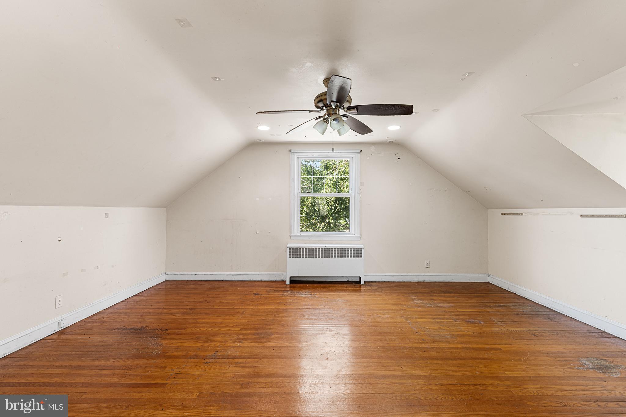 WOODMERE - Residential