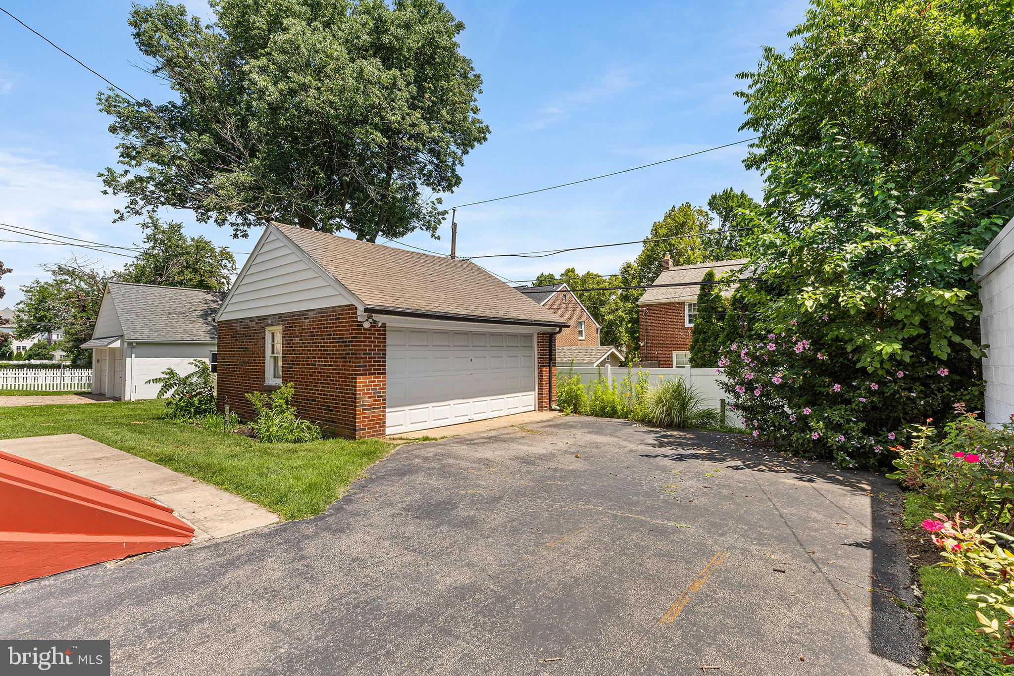 WOODMERE - Residential