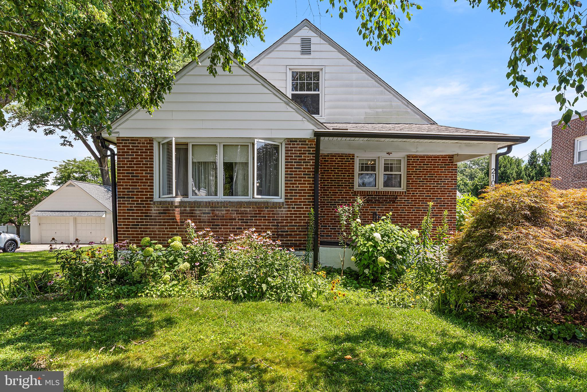 WOODMERE - Residential