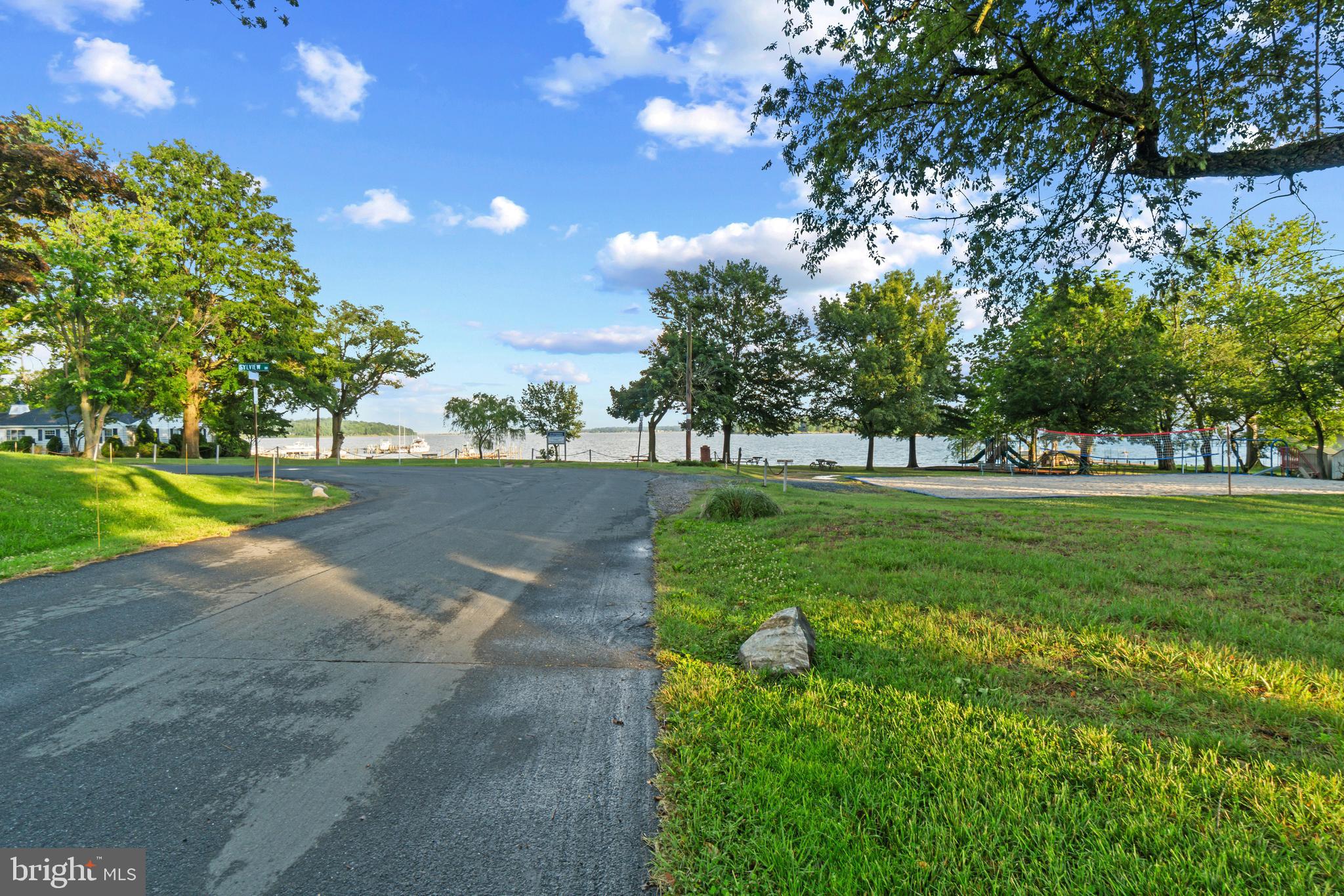SYLVAN VIEW ON MAGOTHY - Residential