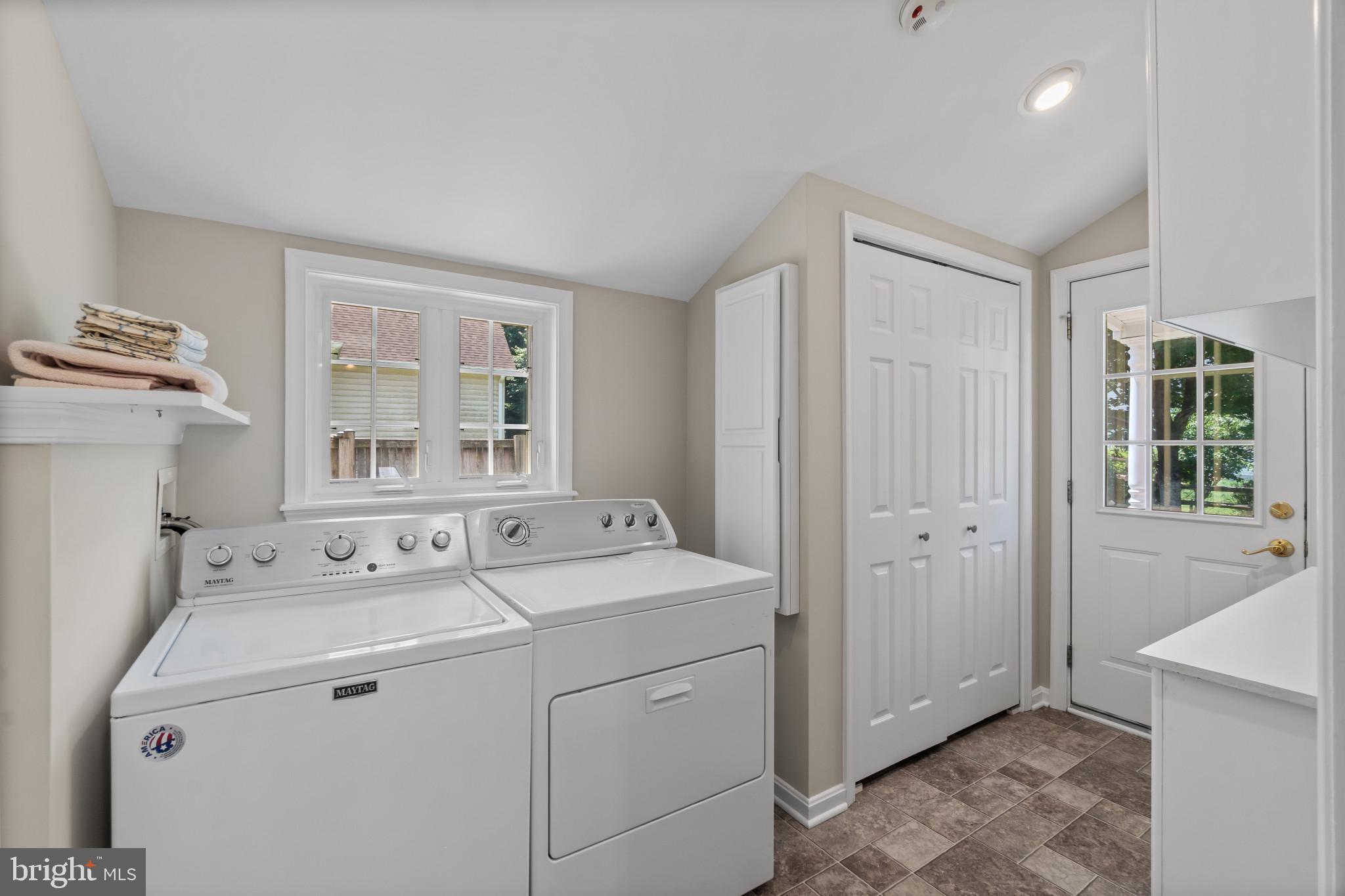 SYLVAN VIEW ON MAGOTHY - Residential