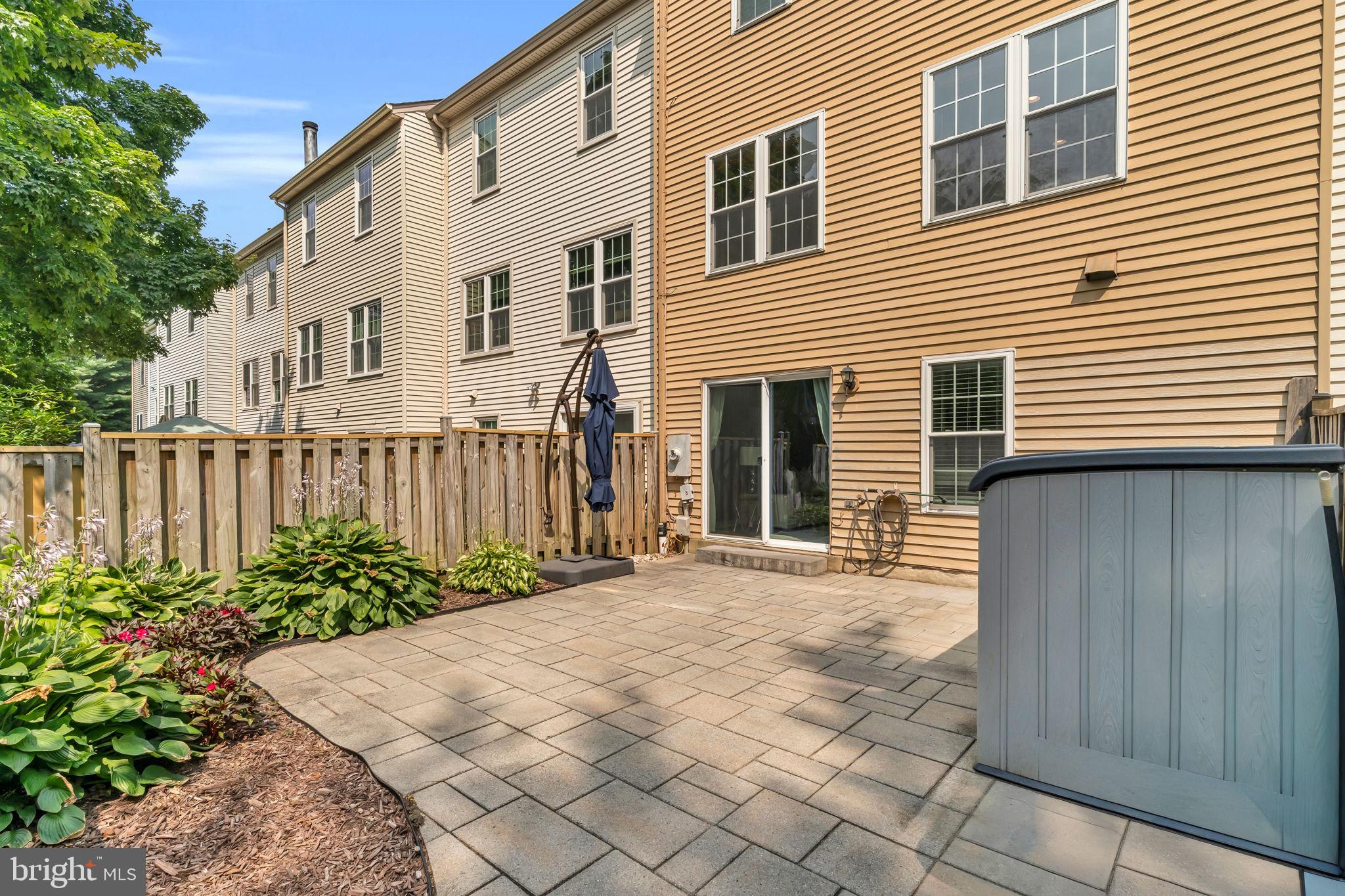 LAFAYETTE VILLAGE - Residential