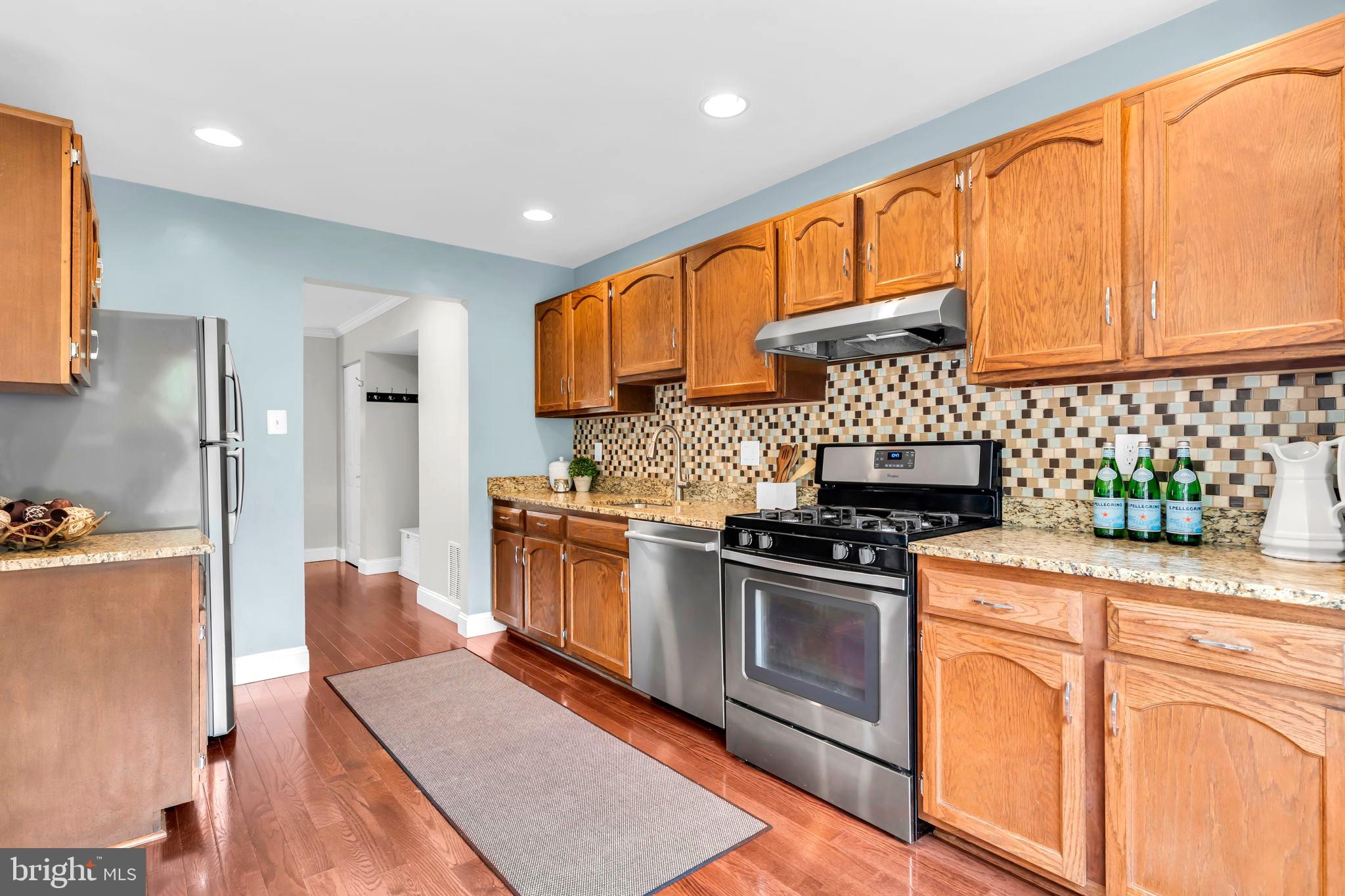 LAFAYETTE VILLAGE - Residential