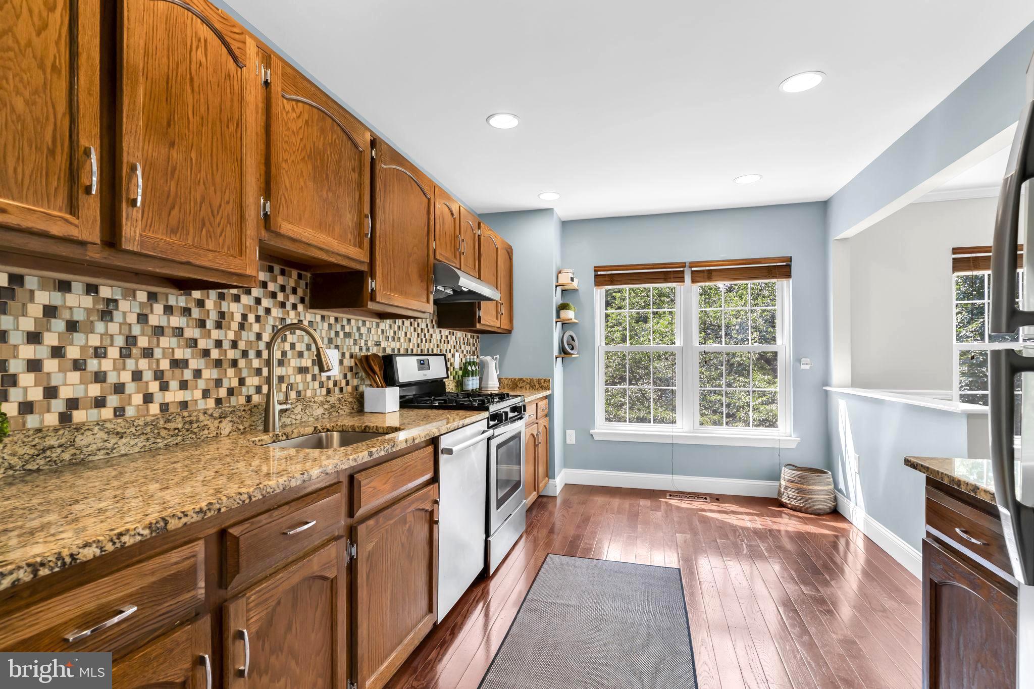 LAFAYETTE VILLAGE - Residential