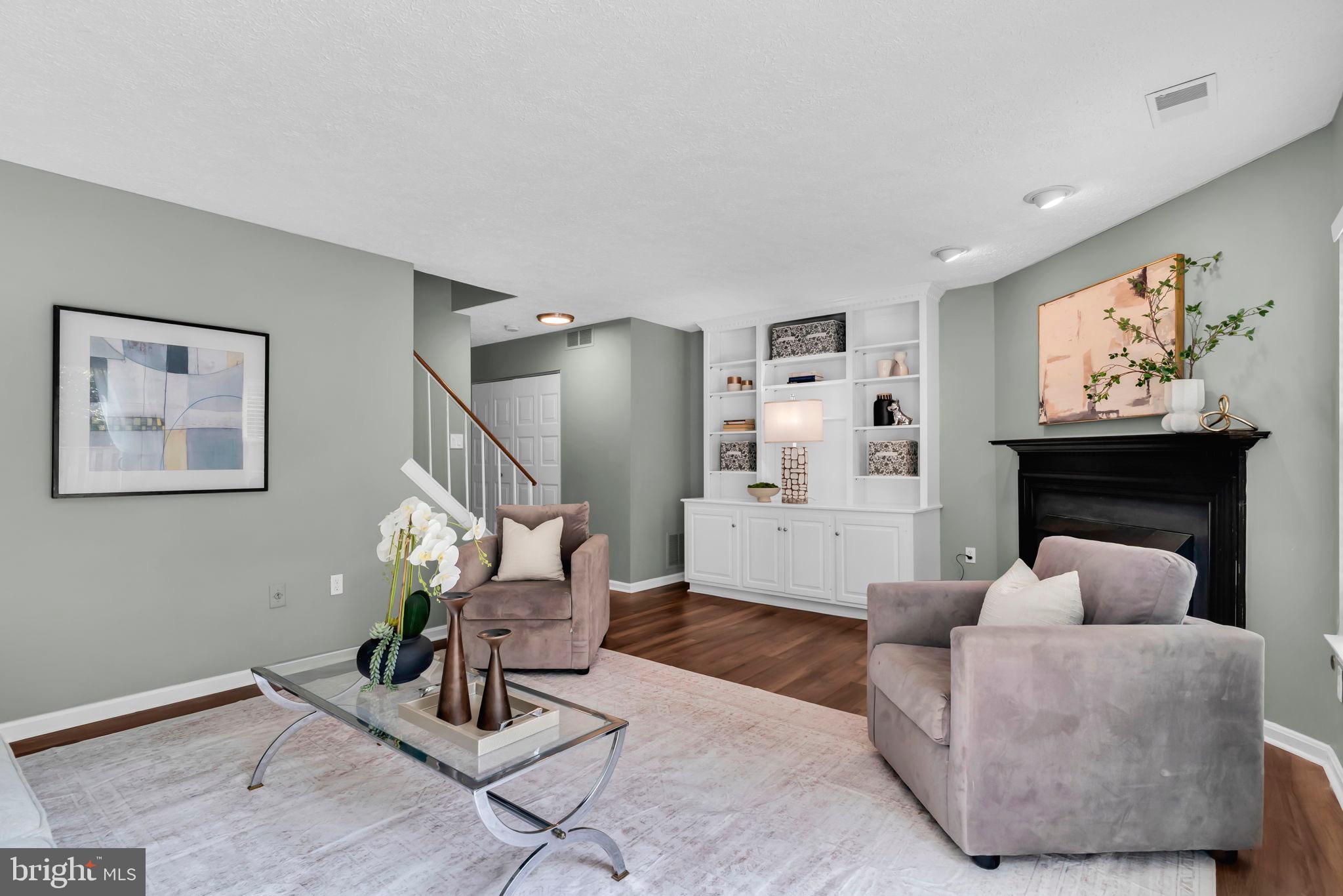 LAFAYETTE VILLAGE - Residential