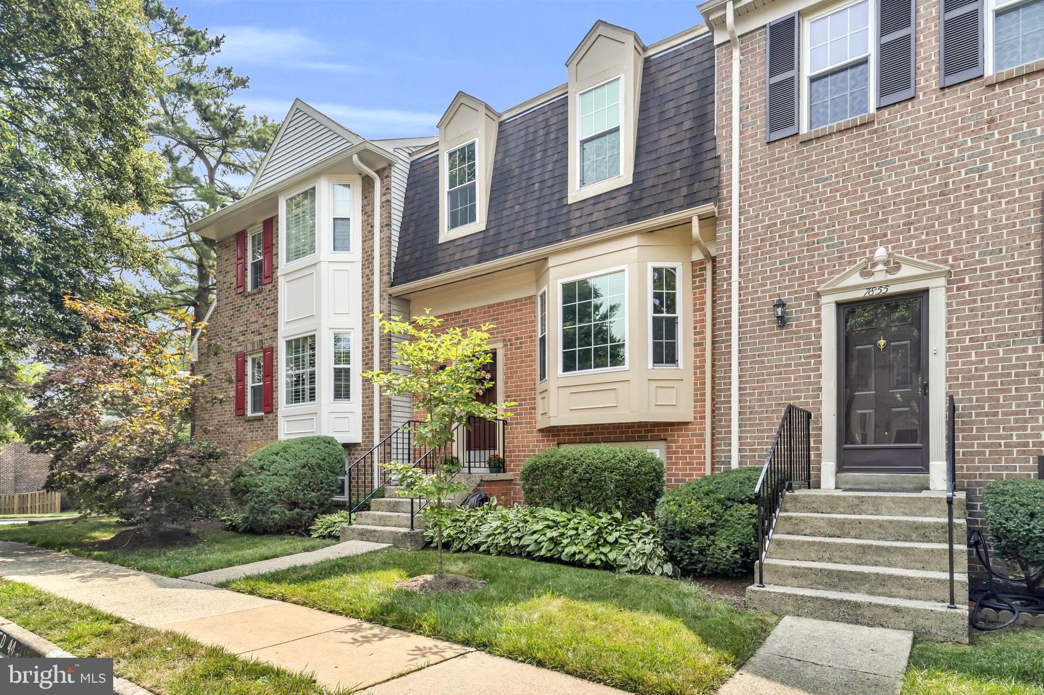 LAFAYETTE VILLAGE - Residential